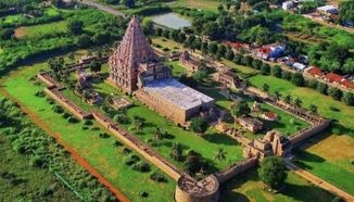 visit the Gangaikonda Cholapuram Temple with madurai cab booking is a historic Hindu temple dedicated to Lord Shiva, located in Gangaikonda Cholapuram, Tamil Nadu. It was built in 1035 CE by Rajendra Chola This temple served as the centerpiece of Rajendra's newly established capital, Gangaikonda Cholapuram, which remained the capital of the Chola Empire for about 250 years.