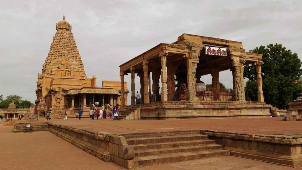 The Brihadeeswarar Big Temple, located in Thanjavur, has an old stone Nandi pavilion