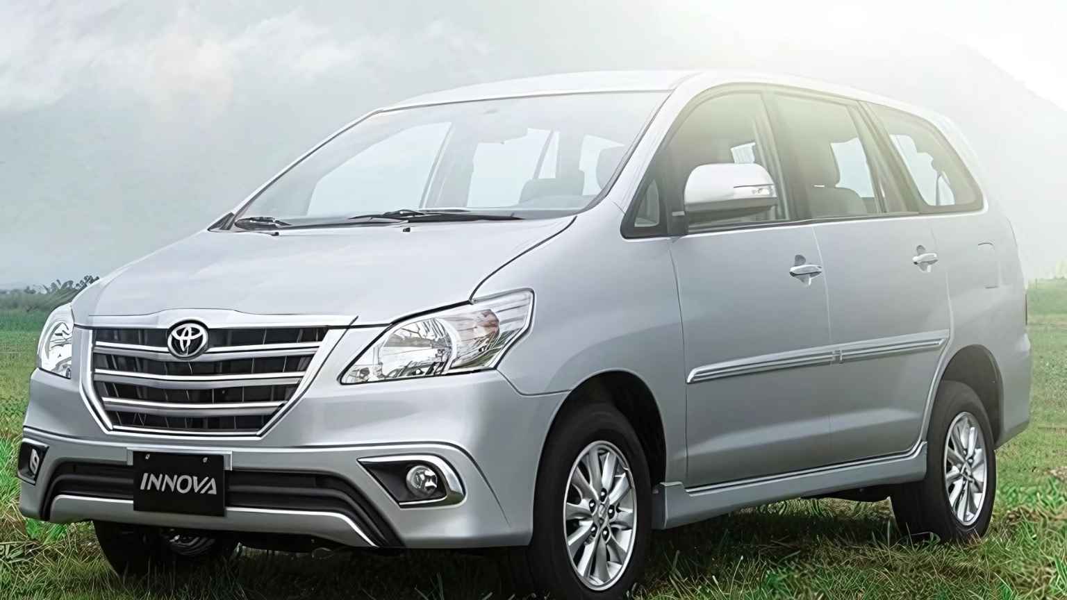 innova 7+1 travel with madurai cab booking around the your fav places