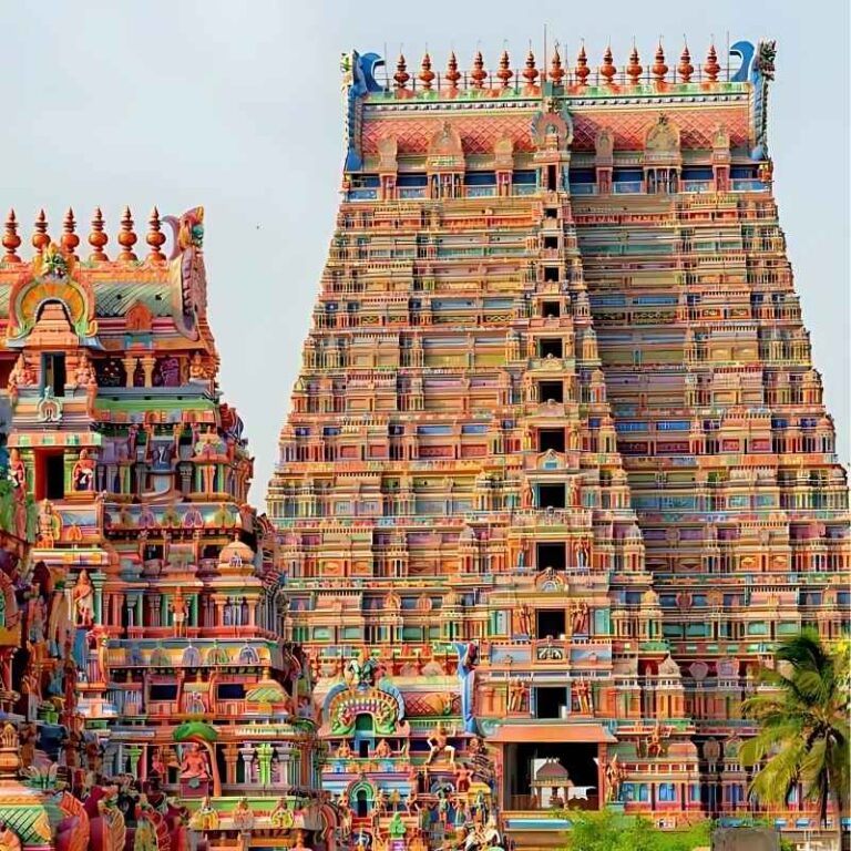 The Srirangam Sri Ranganathaswamy Temple in Trichy has really colorful gopurams, and they're covered in detailed carvings.
